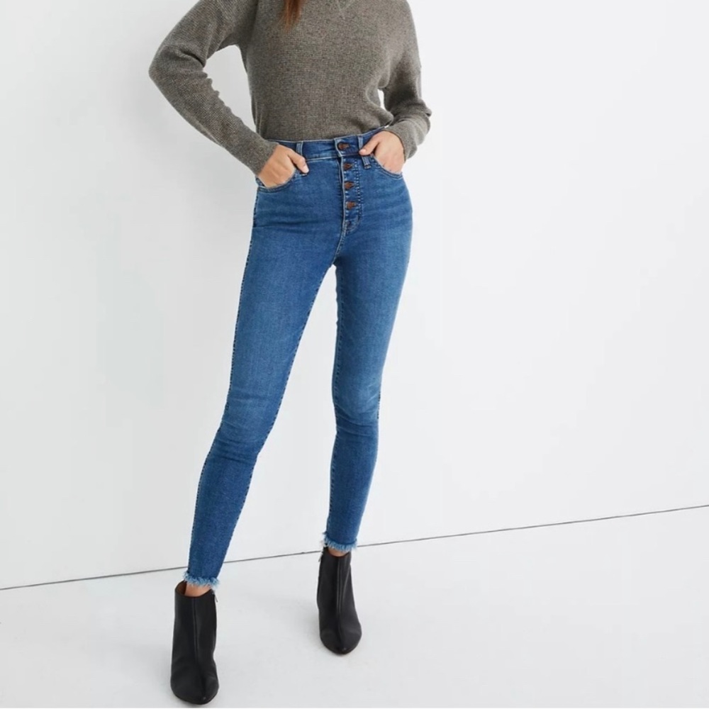 Madewell 10" High-Rise Skinny Jeans in Mackey Wash Button-Front Edition Raw Hem